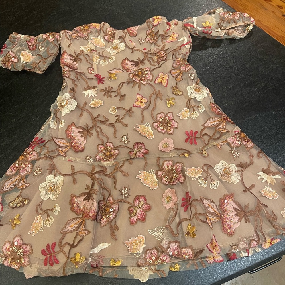 CHIC Floral design in pink & nude mini dress!! For Love & Lemons